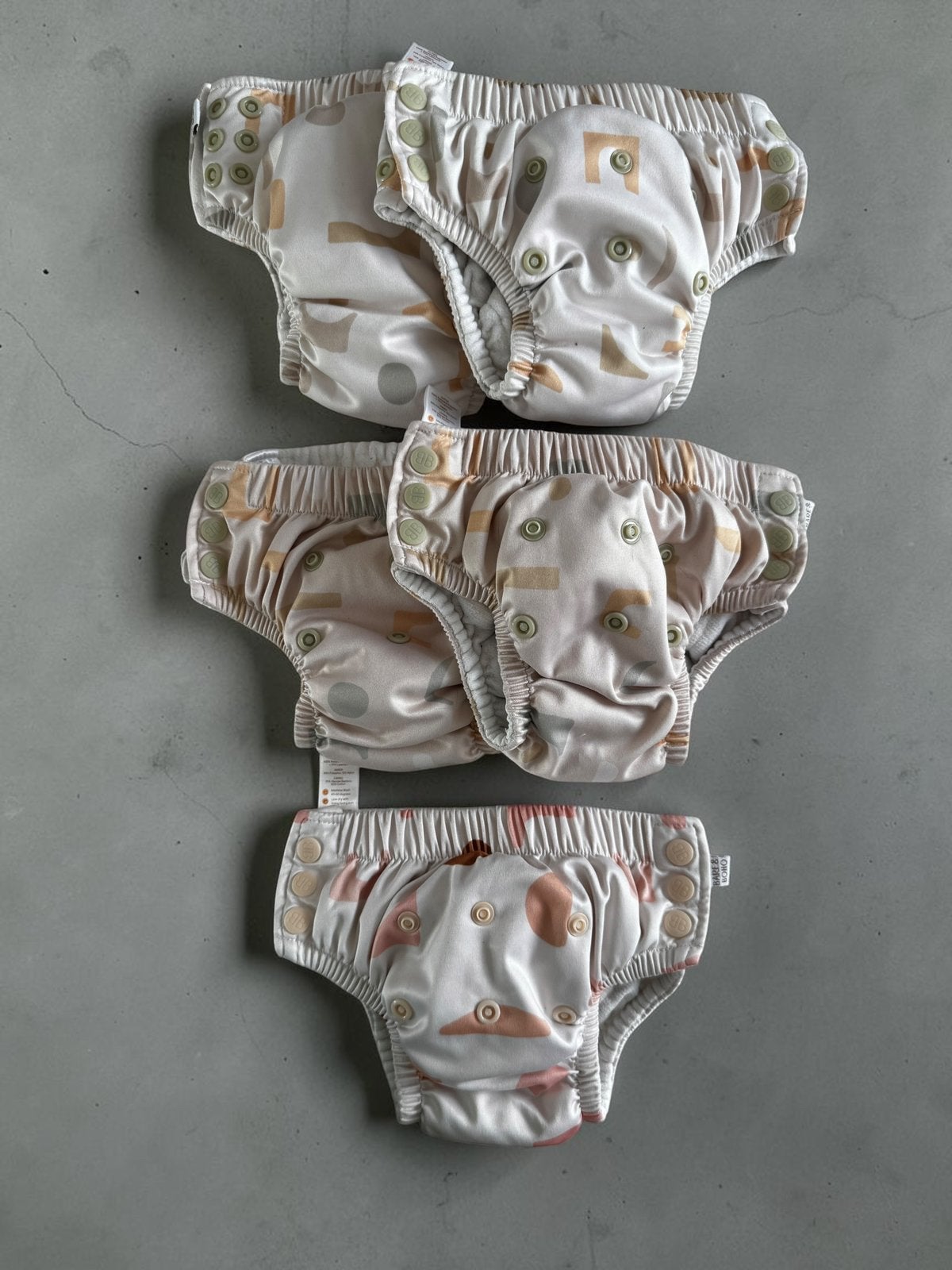 Bare & Boho wasbare luiers 5 - 12 kilo verstelbaar beige, Ophalen of Verzenden, Zo goed als nieuw
