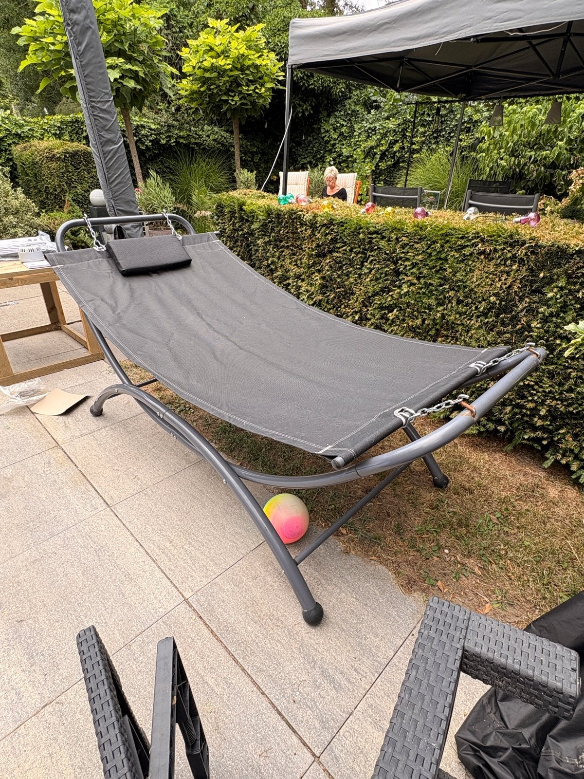 Comfortabele hangmat met standaard. Moet weg. Doe een bod, Ophalen, Binnen, Gebruikt, Met standaard