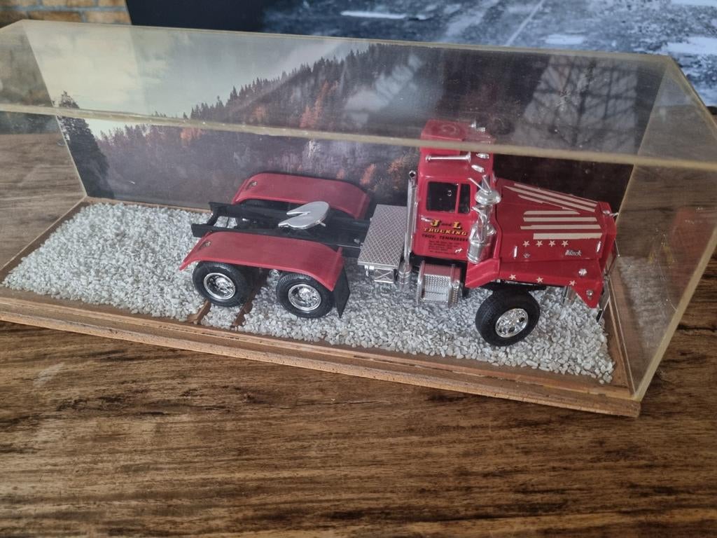 Mack Truck Model - J&L Trucking "Big Rose", Ophalen of Verzenden, Zo goed als nieuw, 1:32 tot 1:50, Truck