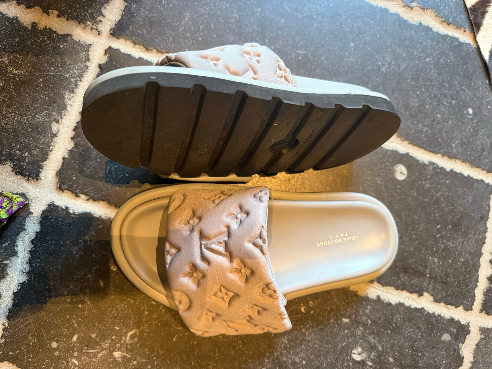 Nieuwe Slippers Maat 38 - Ongebruikt, Verzenden, Nieuw, Slippers