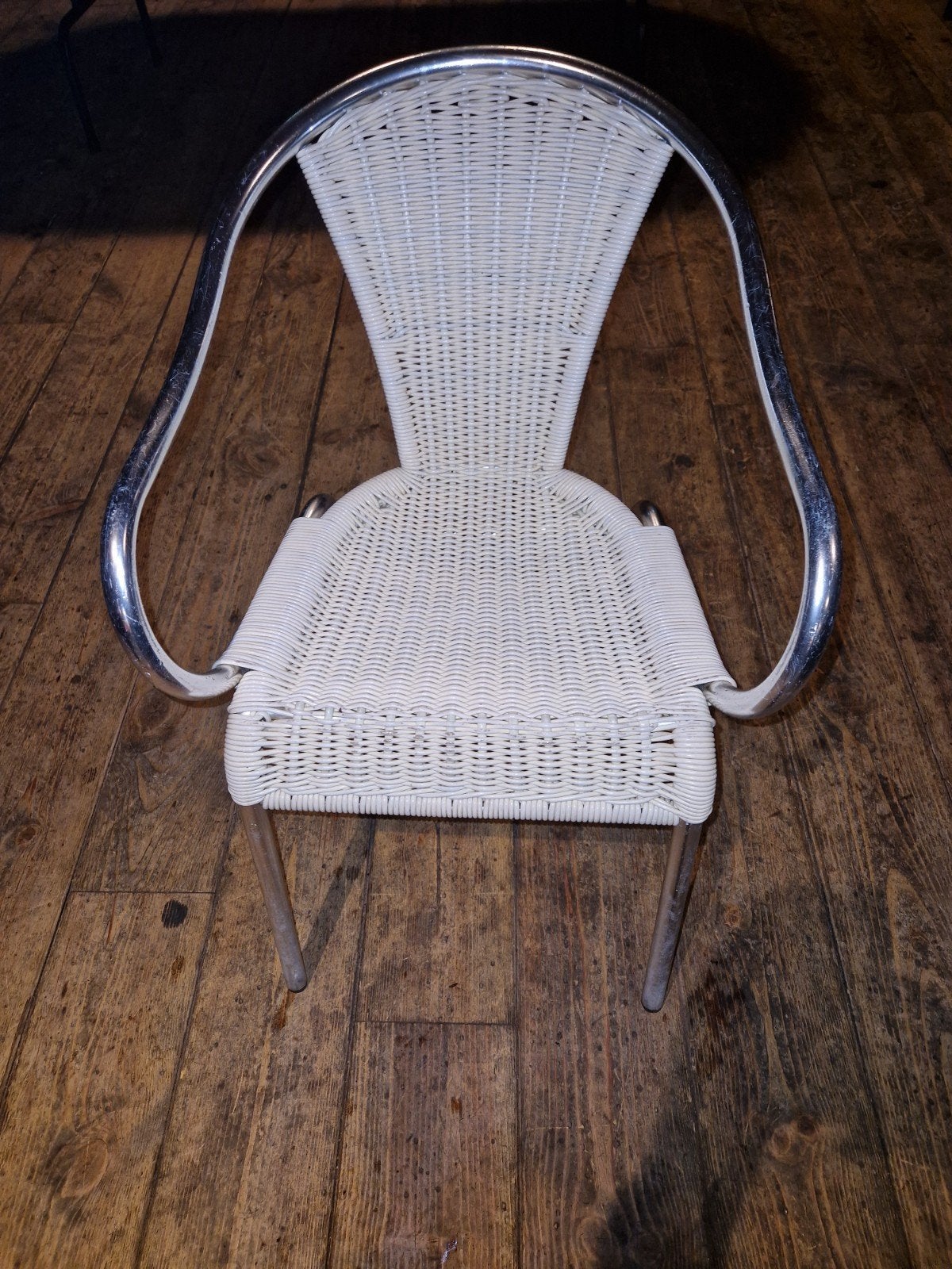 40 x Witte kunstof rotan stoel met chromen frame, Ophalen, Modern, Rotan, Wit, Vijf, Zes of meer stoelen