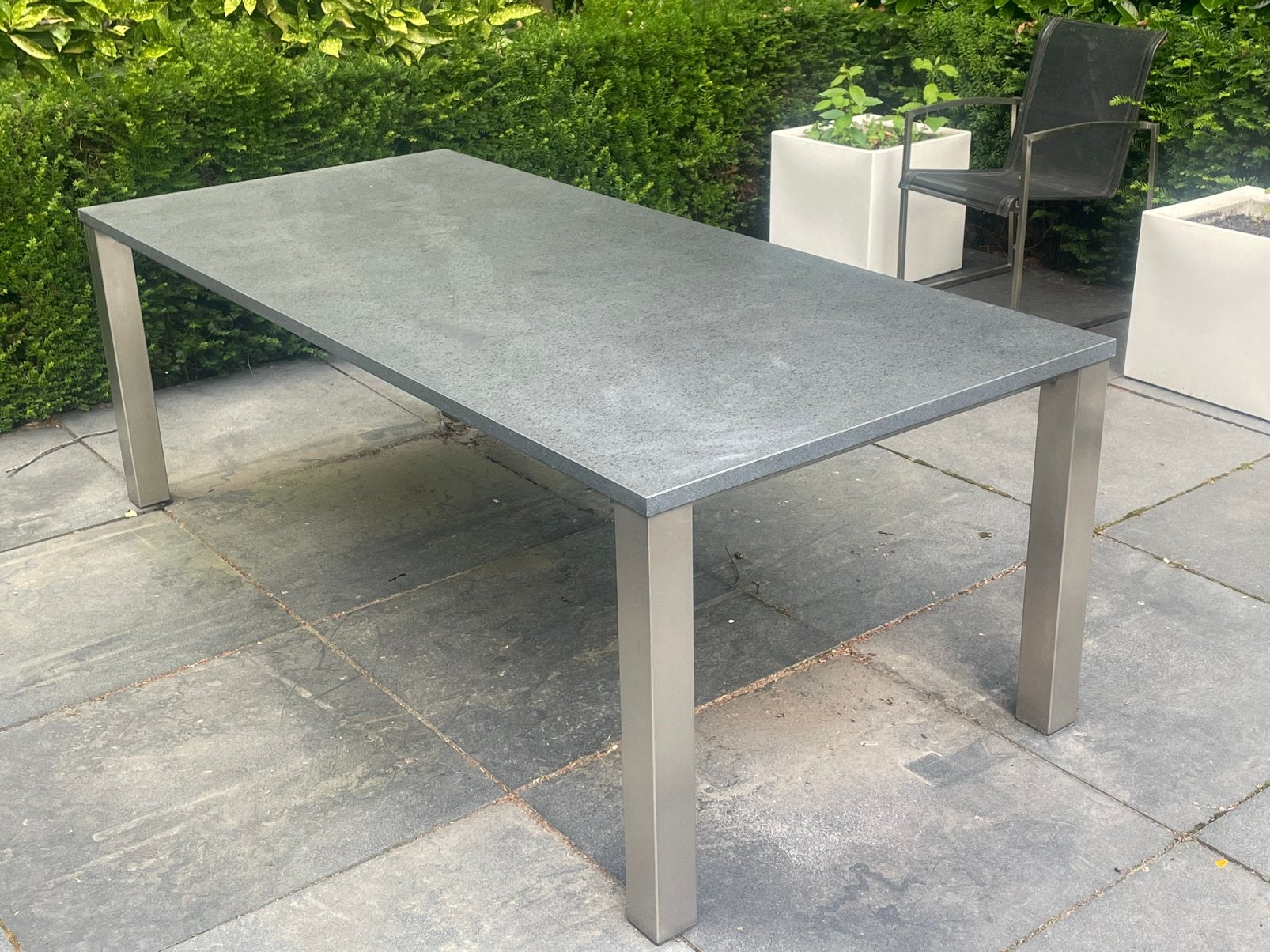 tuintafel van natuursteen met rvs onderstel, Tuin en Terras, Tuintafels, Ophalen, Zo goed als nieuw, Rechthoekig, Rvs