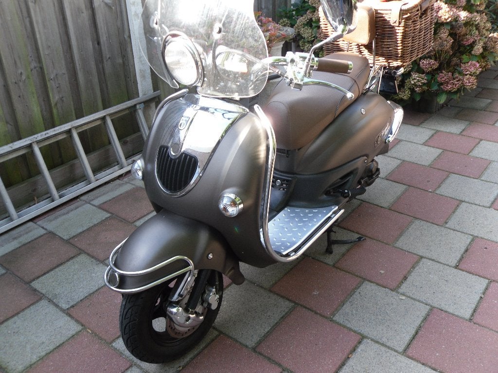 Super mooie BTC Grande Retro scooter met 3932 echte KM, Ophalen, Overige modellen, Maximaal 45 km/u, Zo goed als nieuw