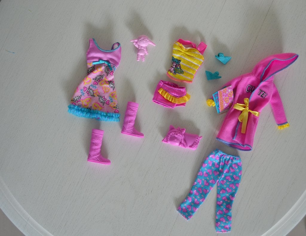 Barbie Fashionistas Pyjama Party Fashion Pack (Mattel, 2011), Kinderen en Baby's, Speelgoed | Poppen, Nieuw, Barbie, Ophalen of Verzenden