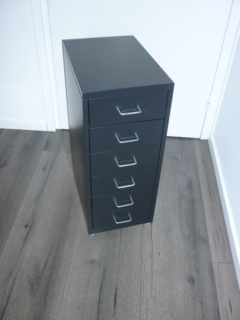 Ladekast Zwart metaal / Helmer 6 lades / ladeblok ikea, Huis en Inrichting, Kasten | Ladekasten, Ophalen, Minder dan 50 cm, 5 laden of meer