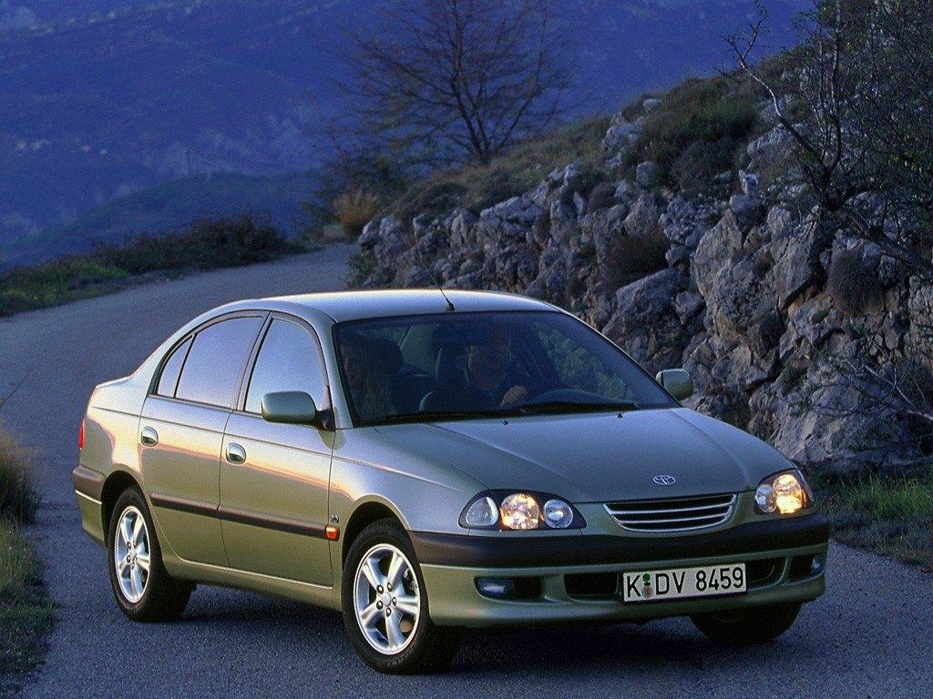 Liefhebber zoekt Toyota Avensis 1ste generatie (1998-2002), Auto's, Toyota, Avensis, 4 cilinders, Particulier, Te koop