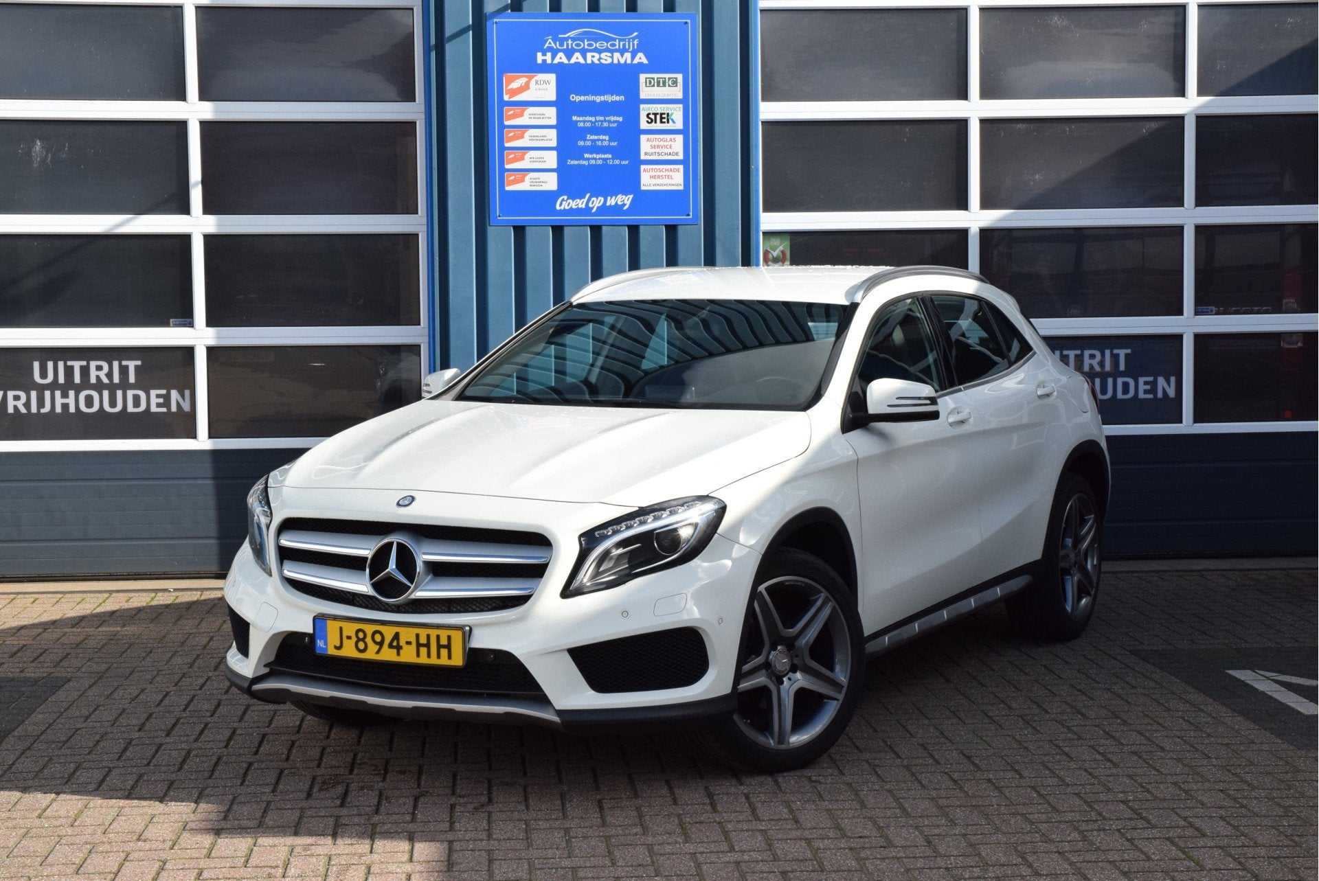 Mercedes-Benz GLA 200 Prestige AMG Automaat (bj 2015), Electronic Stability Program (ESP), Gebruikt, 715 kg, Leder en Stof