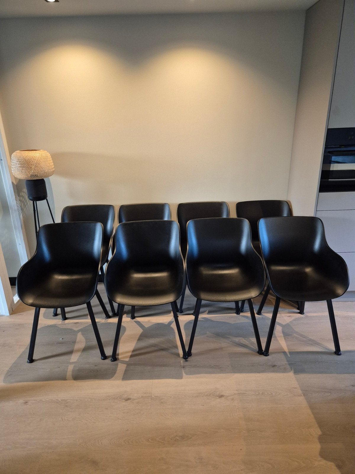 8x IKEA Torvid kuipstoelen zwart + Scratch no More, Zwart, Scandinavisch, Ophalen of Verzenden, Zo goed als nieuw