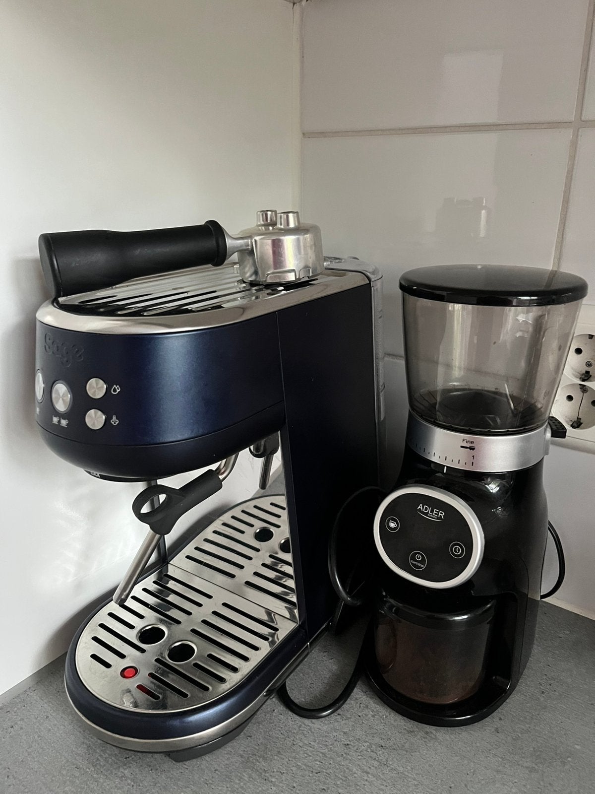 Sage Bambino Express + grinder - piston espressomachine, Witgoed en Apparatuur, Koffiezetapparaten, Ophalen, Afneembaar waterreservoir