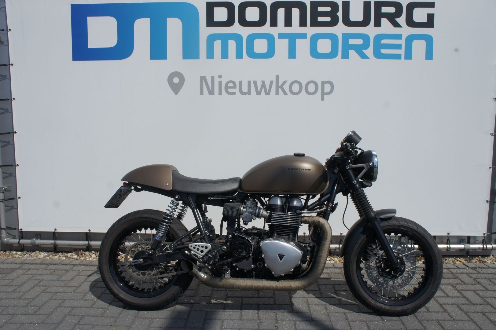 TRIUMPH THRUXTON 900 CUSTOM CAFE RACER, 2 cilinders, Motorrijbewijs A, Bedrijf, Onbekend