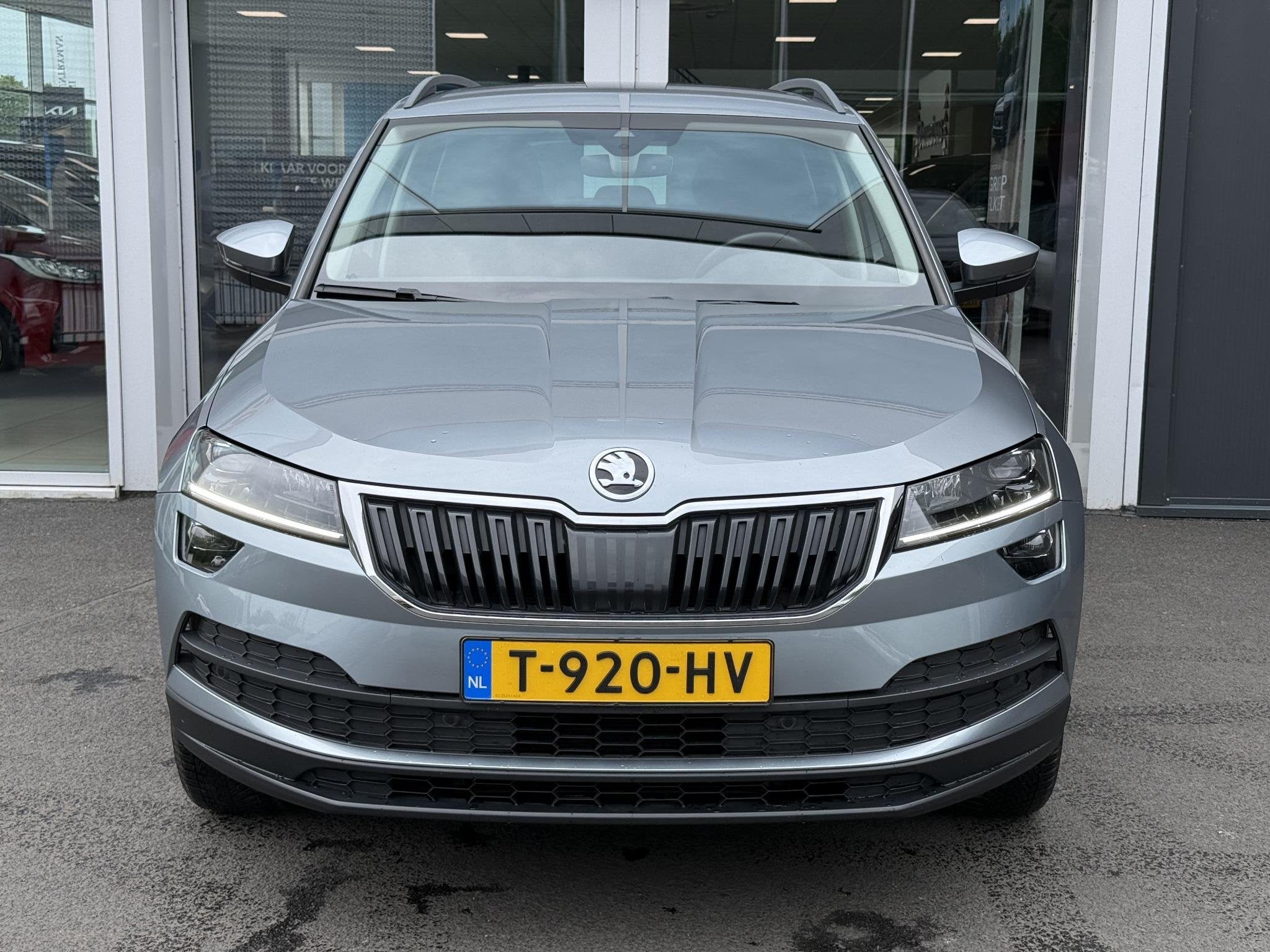 Skoda Karoq 1.0 TSI Style Business | Trekhaak | Achteruitrij, Stof, Gebruikt, Automatische klimaatregeling, 1261 kg