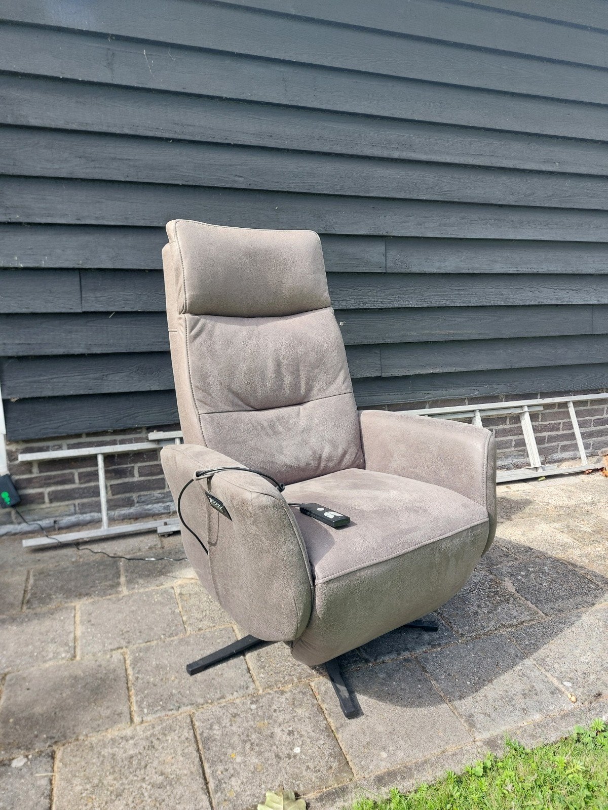 Relaxfauteuil Diego Grey Elektrisch met Lift-Up systeem, Ophalen, Modern, Comfort, Ergonomisch, 75 tot 100 cm, Zo goed als nieuw