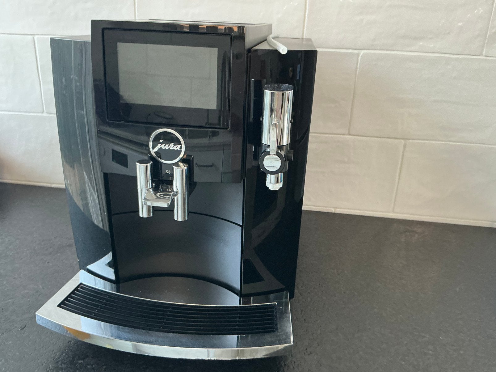 Jura S8 volautomatische koffiezet machine, Afneembaar waterreservoir, Gebruikt, Verzenden, 10 kopjes of meer