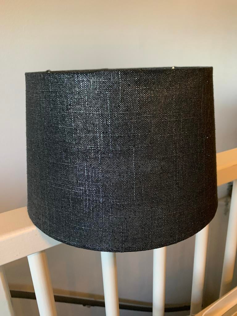 Zwarte stoffen lampenkap - Modern en stijlvol, Huis en Inrichting, Lampen | Lampenkappen, Ophalen, Zo goed als nieuw, Zwart, Rond