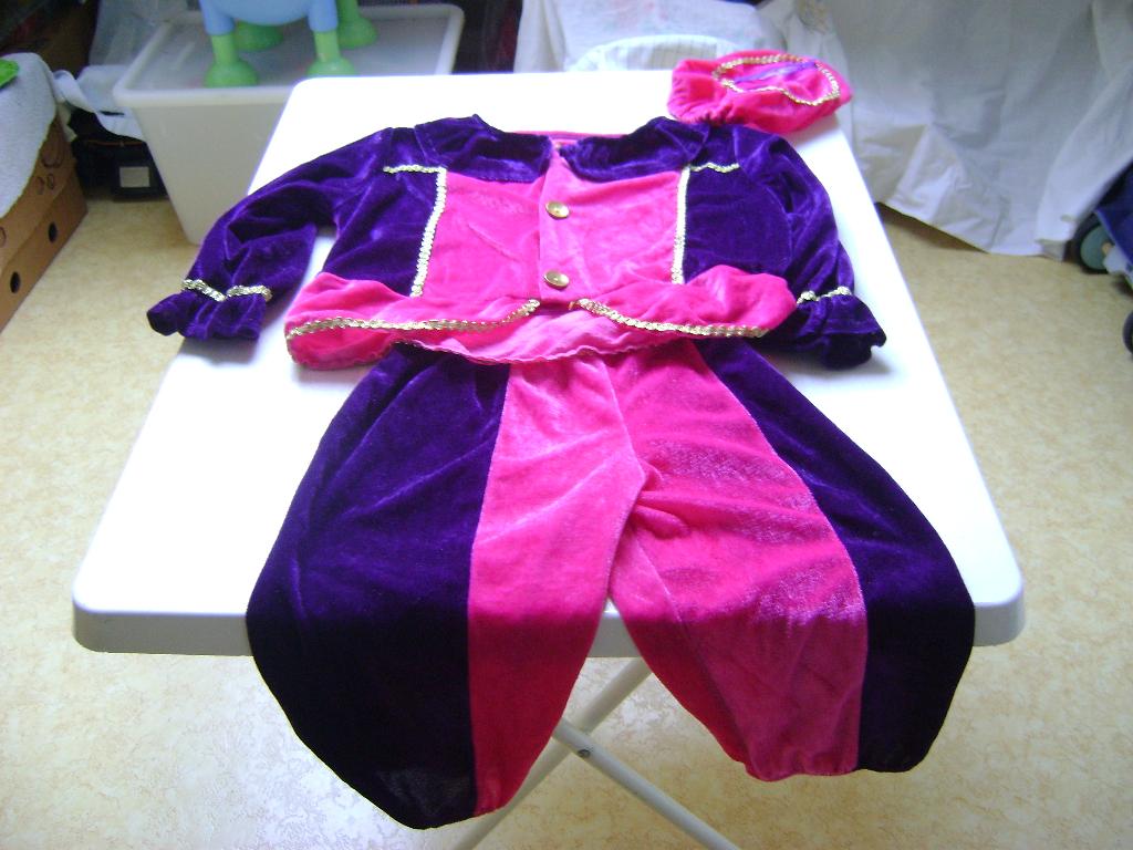 3del velours paars/roze pietenpak met pet 6/8jr mt 122/134, Kinderen en Baby's, Ophalen of Verzenden, Zo goed als nieuw, 122 t/m 128