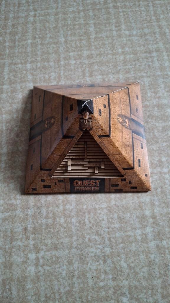 Quest Pyramide Escape Room Spel - Zo goed als nieuw, Een of twee spelers, Ophalen of Verzenden, Zo goed als nieuw, Escape Welt