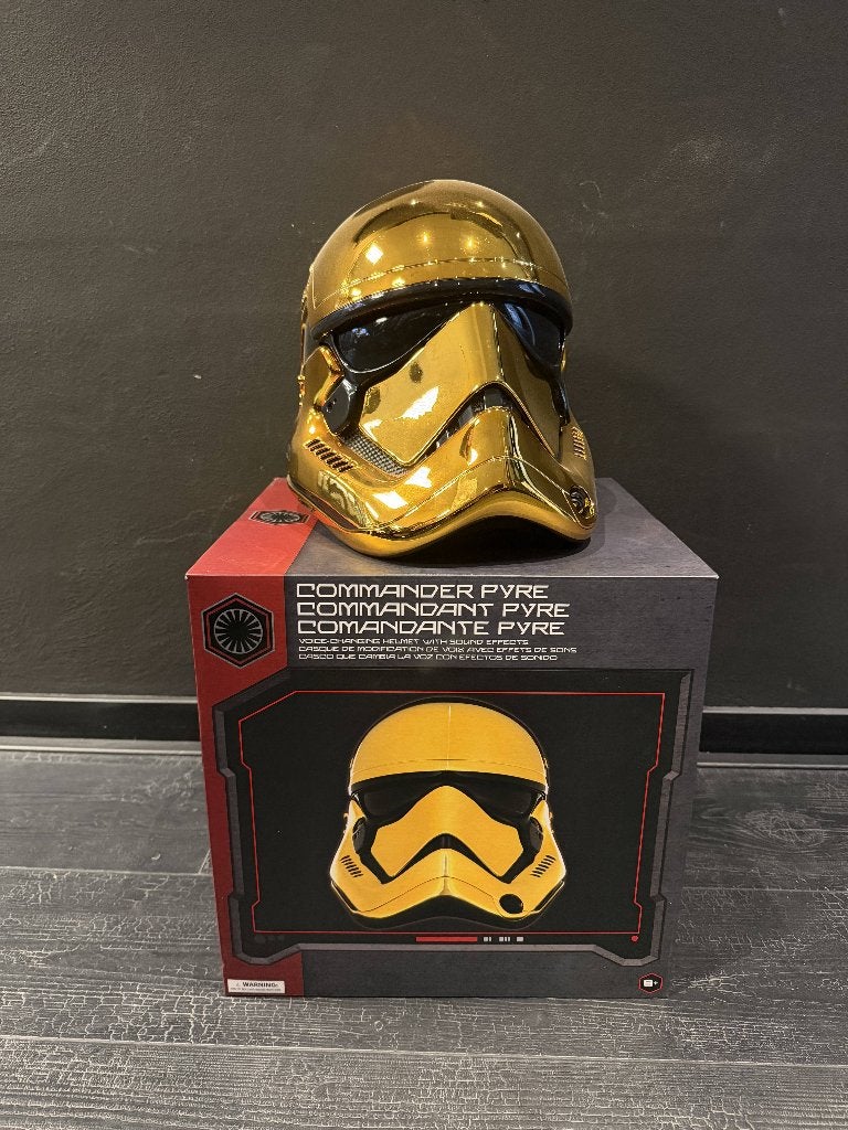 Star Wars helm Commander Pyre - goud, Ophalen of Verzenden, Nieuw, Replica