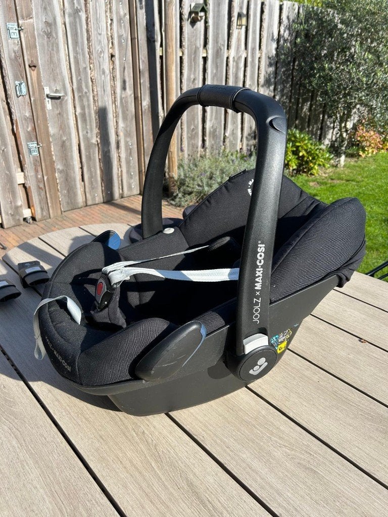 Joolz Maxi Cosi met babyverkleiner en adapters, Kinderen en Baby's, Autostoeltjes, Gebruikt, Maxi-Cosi, 0 t/m 13 kg, Autogordel of Isofix