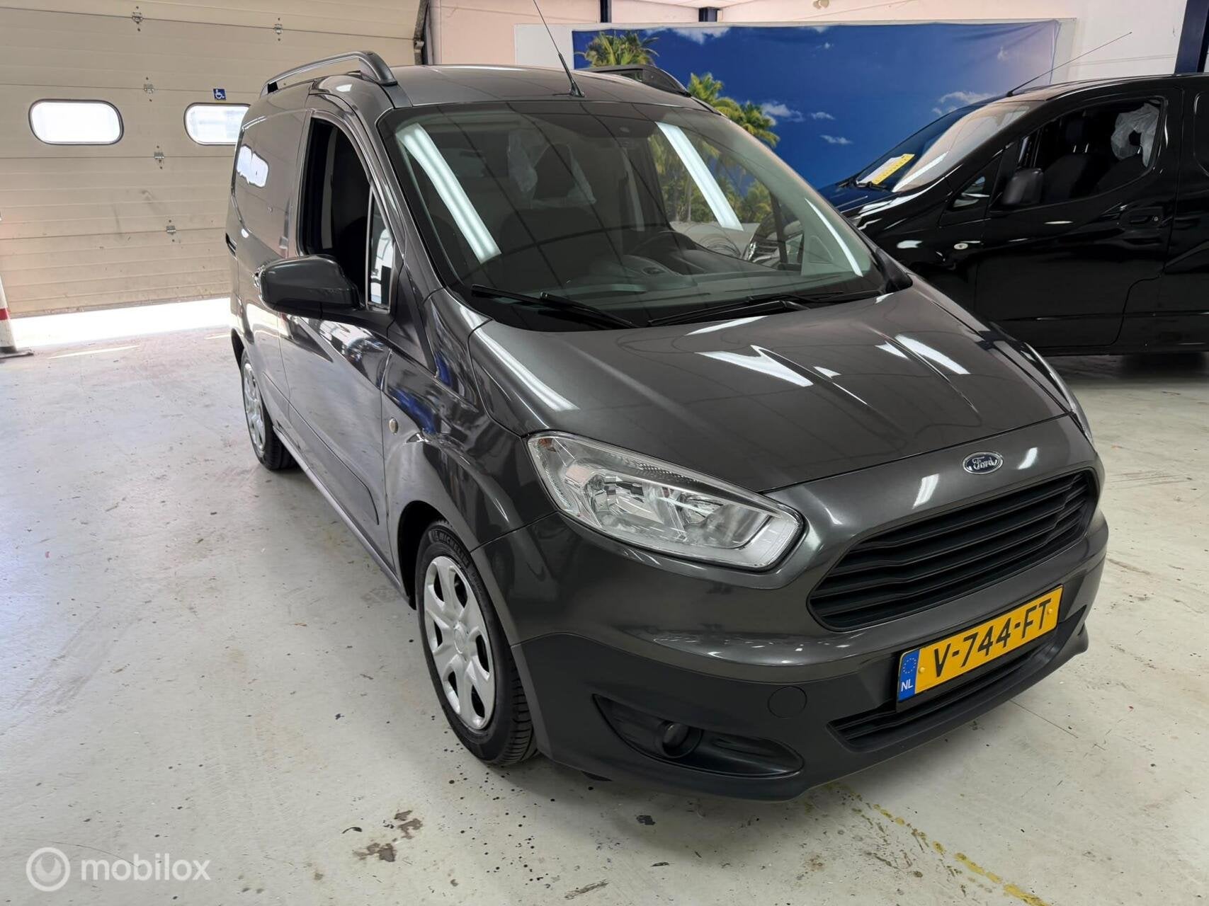 Ford Transit Courier 1.5 TDCI Airco Cruise, Auto's, Bestelauto's, Euro 6, 4 cilinders, Origineel Nederlands, Bedrijf