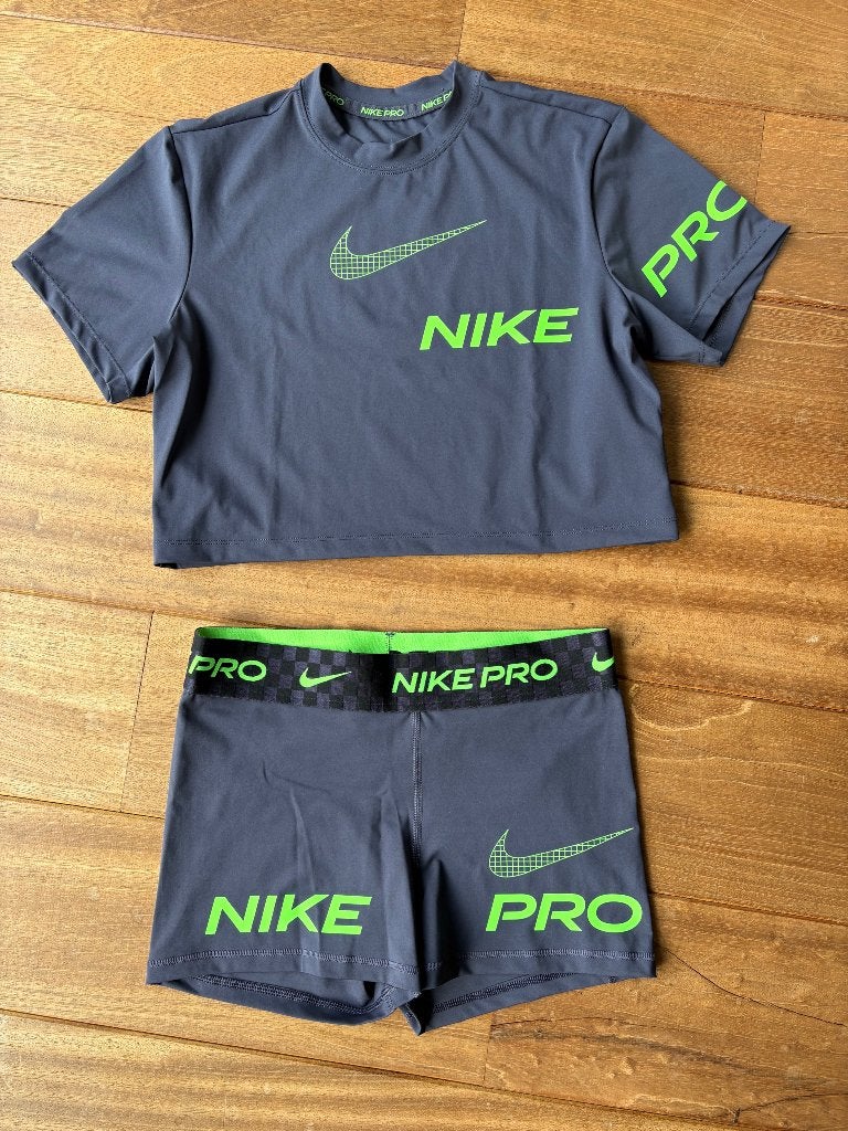Nike pro setje top XL short L NIEUW €69,-, Overige kleuren, Maat 46/48 (XL) of groter, Nike, Nieuw