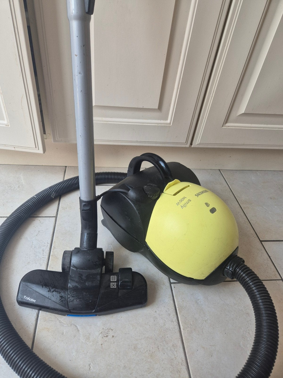 Siemens Smily 1400W sledestofzuiger met TriActive mondstuk, Stofzak, Siemens, Gebruikt, Ophalen of Verzenden