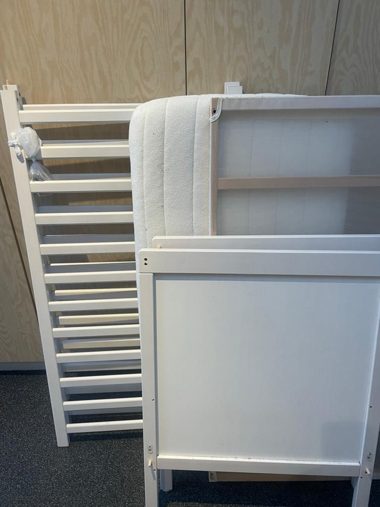 IKEA ledikant met matras en beddengoed, Ophalen, Gebruikt, Wit, 190 cm of minder