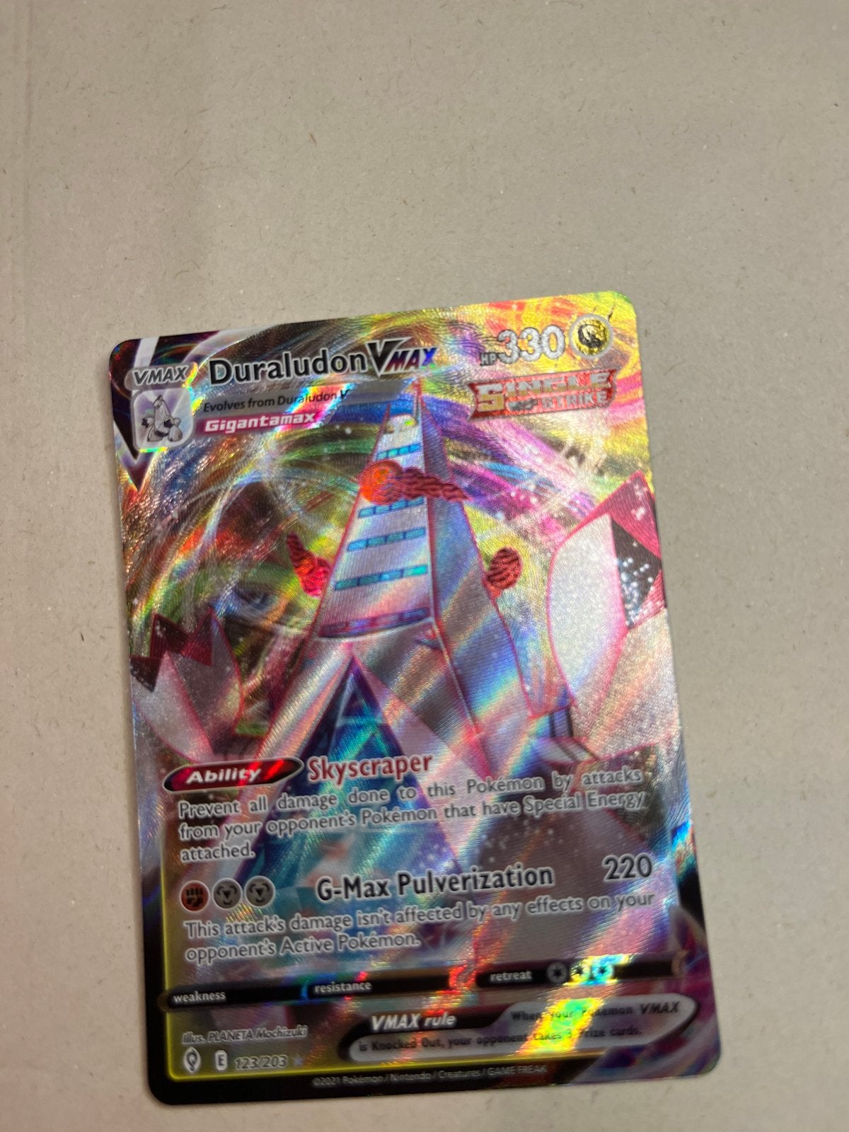 Duraludon VMAX 123/203 - Prachtige Pokémon kaart, Ophalen of Verzenden, Zo goed als nieuw, Losse kaart