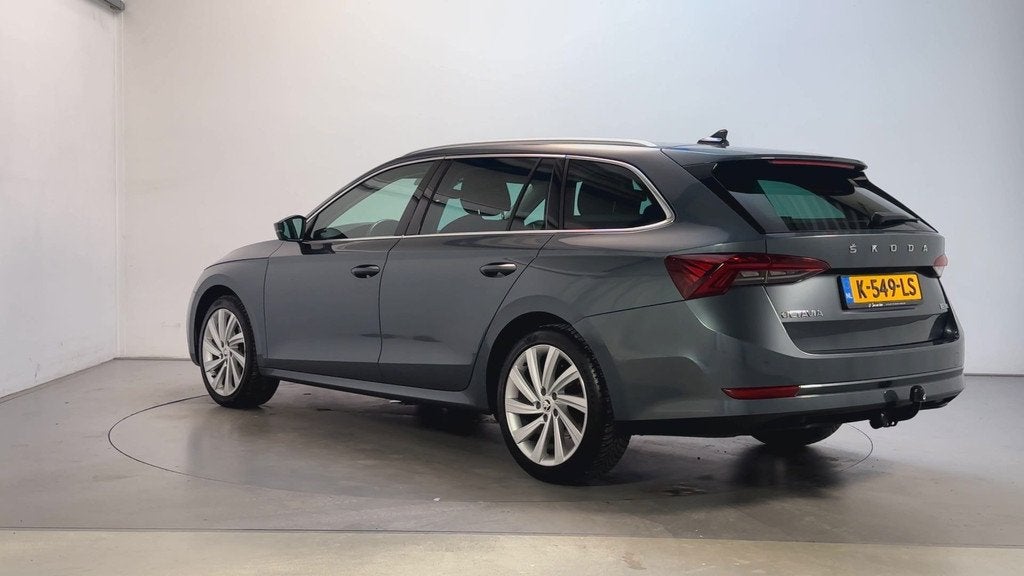 Skoda Octavia Combi 1.0 e-TSI DSG Business Edition Navigatie, Auto's, Skoda, Stof, Gebruikt, Met garantie (alle), 23 km/l