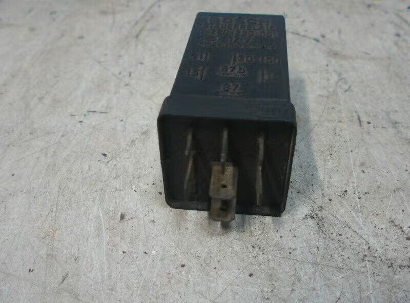 RELAIS BMW 3 serie (E30 / 2) (E30 / 4) (0-280-230-001), Auto-onderdelen, Gebruikt, Ophalen of Verzenden, Petuelring 130 80809 München, DE