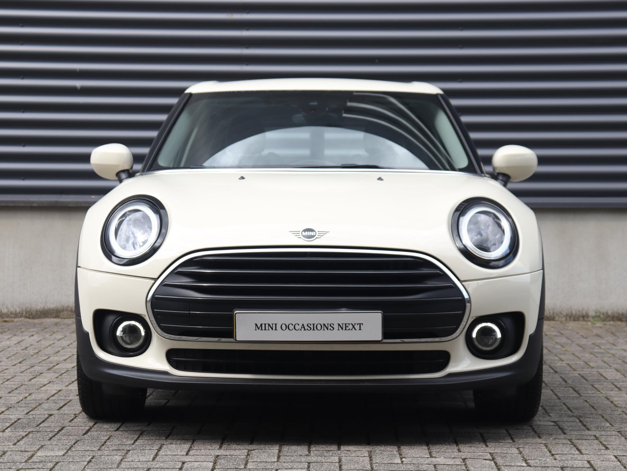 MINI Clubman One | Cruise Control + Apple Carplay + Parkeers, Stof, Gebruikt, Wit, Handgeschakeld
