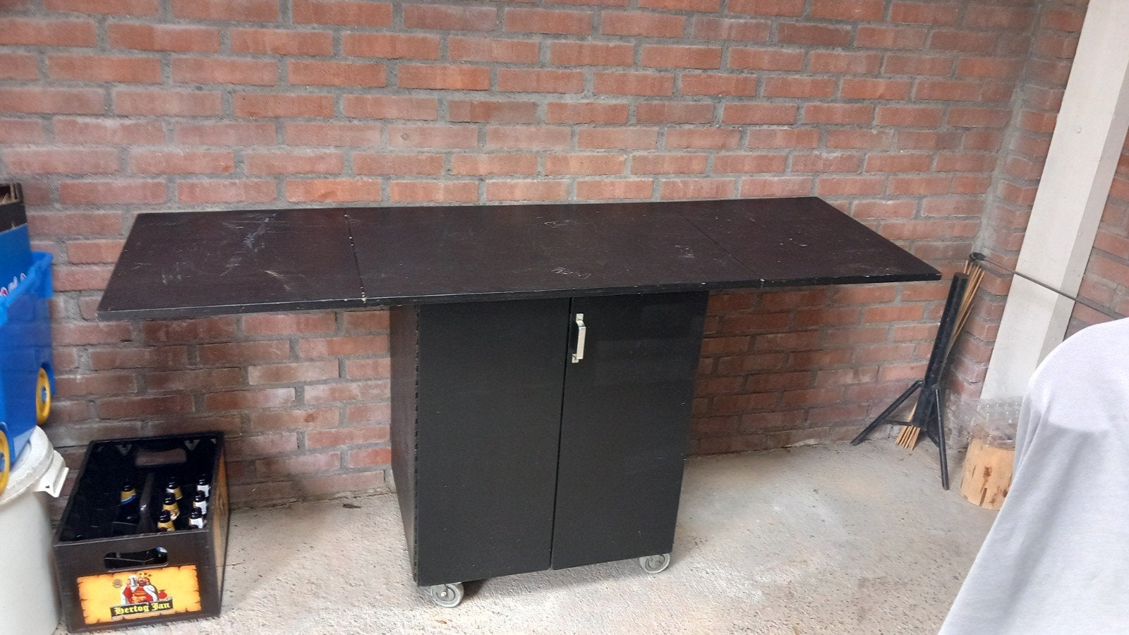 Verrijdbaar kastje / bijzettafel voor buiten, Ophalen