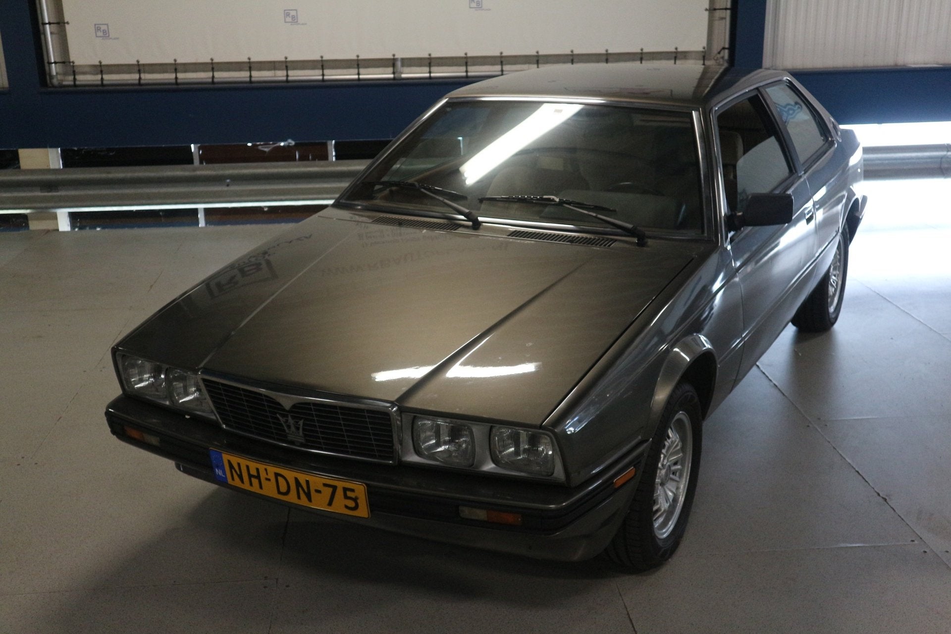 Maserati Biturbo 2.5 H5 / OLD TIMER / APK 9 2027 / TOP EXEMP, Auto's, Gebruikt, 1245 kg, Bedrijf, Handgeschakeld