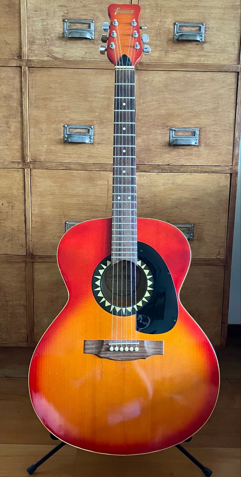 Framus Jumbo  Gitaren - Vintage Sunburst met hoezen, Muziek en Instrumenten, Snaarinstrumenten | Gitaren | Akoestisch, Ophalen