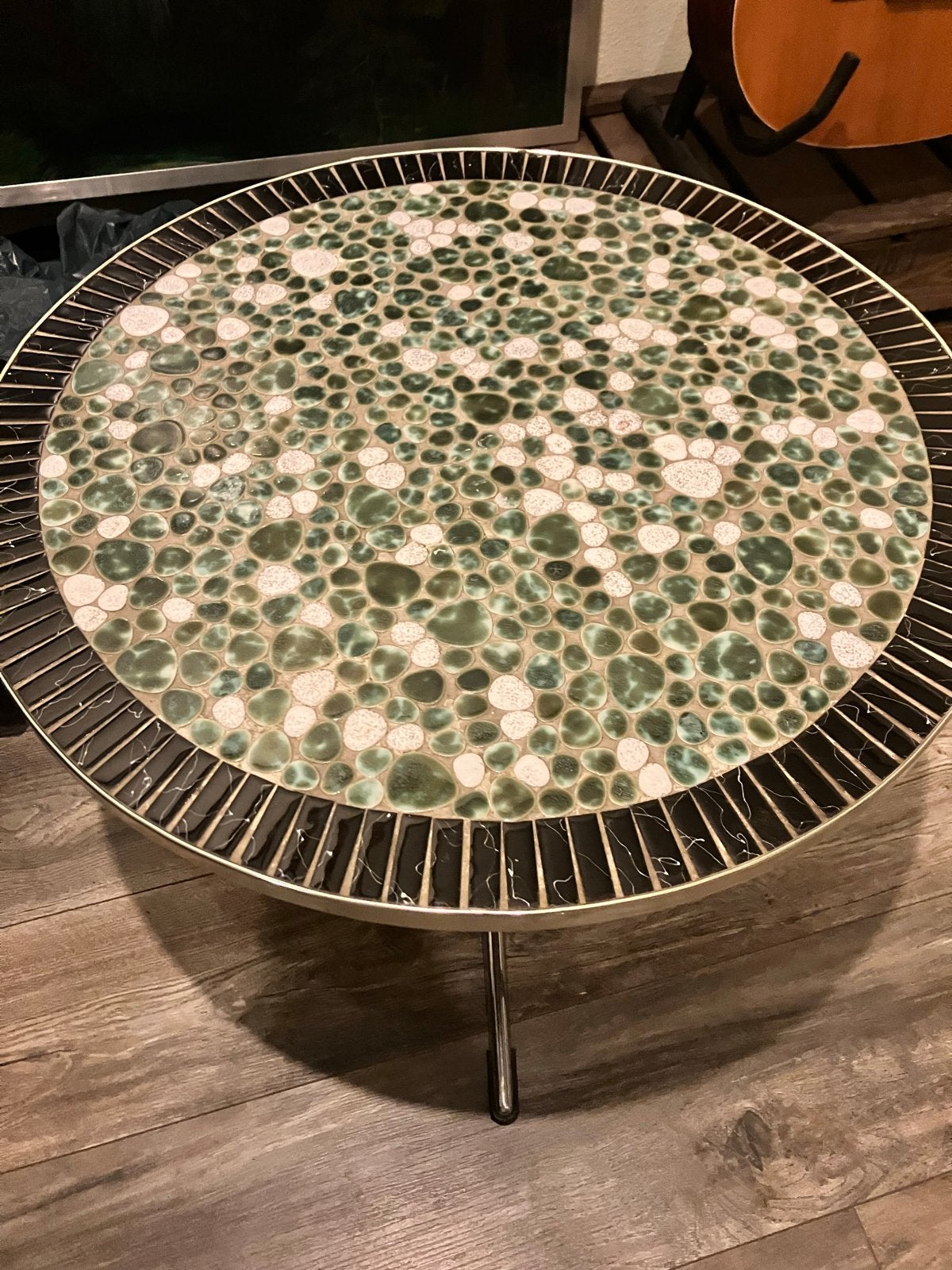 Vintage salontafel met mozaiek blad, Huis en Inrichting, Ophalen, Gebruikt, Rond, 50 tot 100 cm