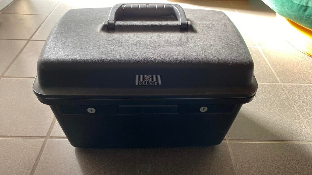 Delsey beautycase, Ophalen, Zo goed als nieuw