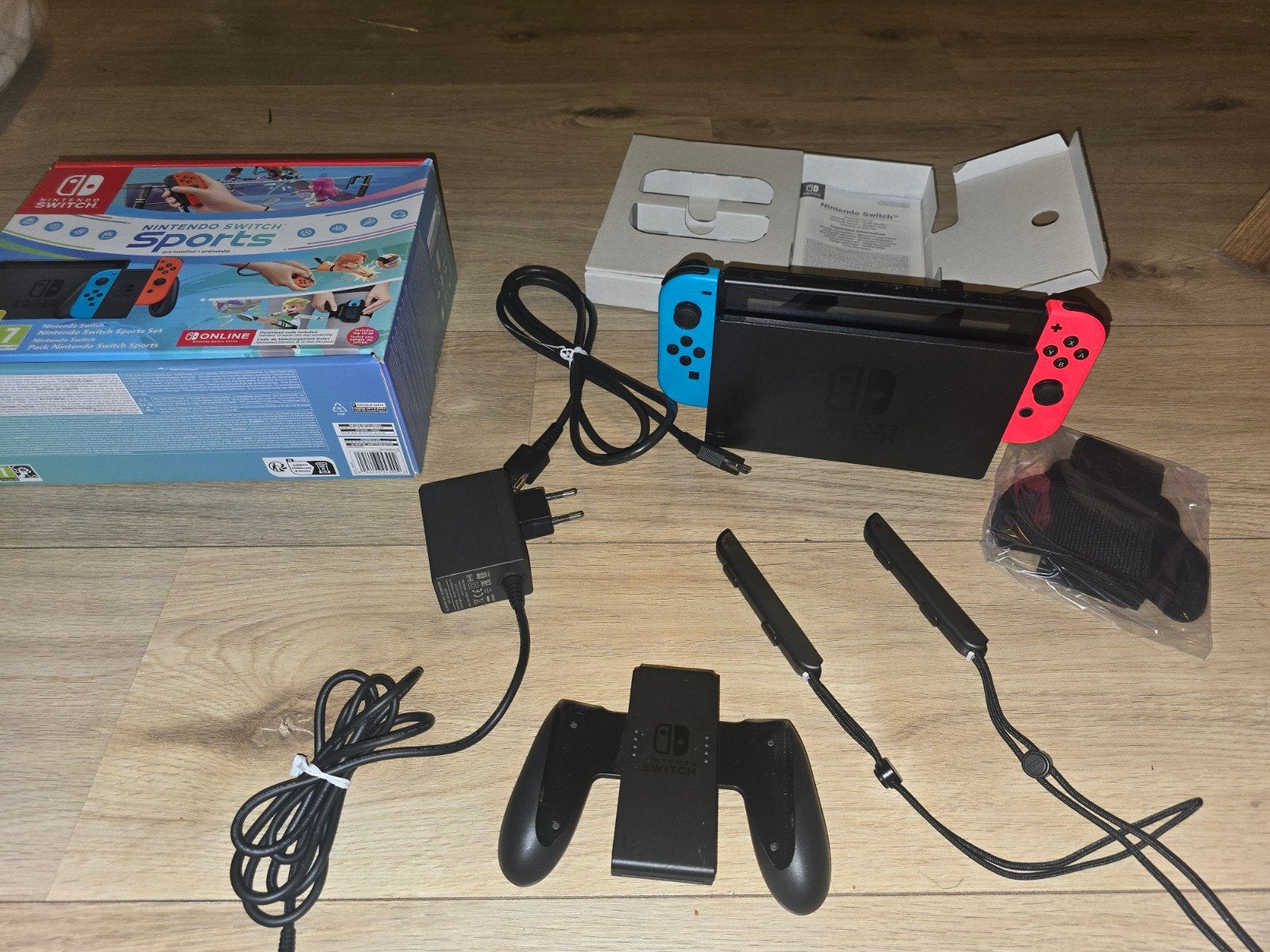 Nintendo Switch Sports Set (2019 Upgrade), Ophalen of Verzenden, Zo goed als nieuw, Met 2 controllers, Switch 2019 Upgrade