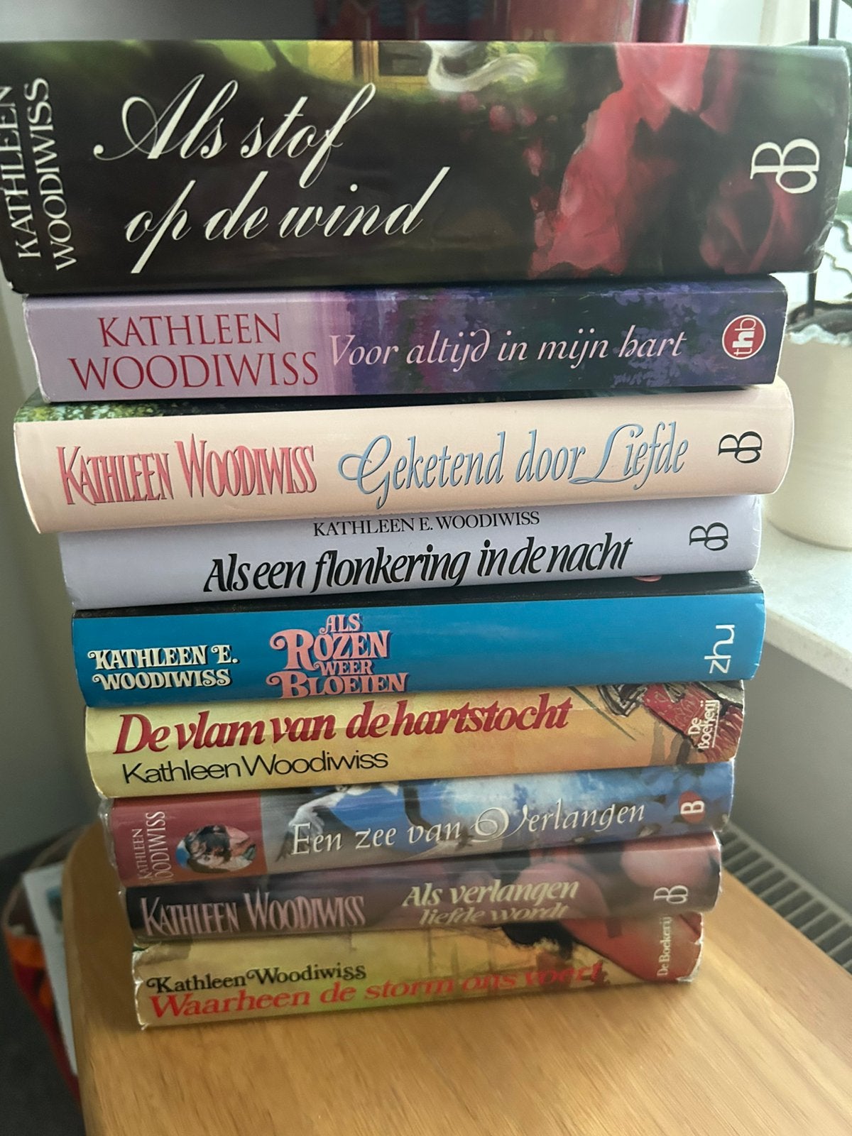 Kathleen Woodiwiss 9 stuks, Ophalen of Verzenden, Gelezen