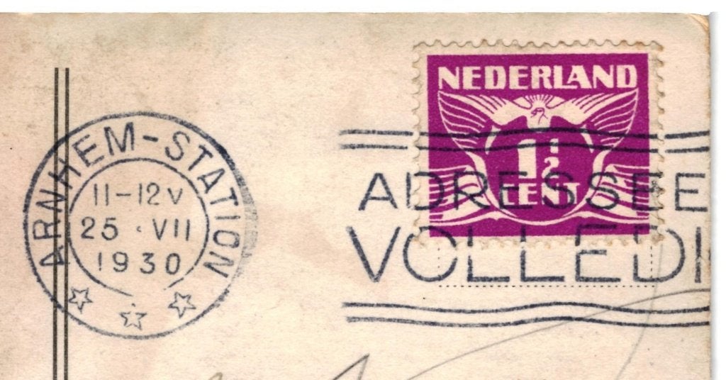 968518 Arnhem Markt door sabelpoort groote Kerk 1930, Ophalen of Verzenden, 1920 tot 1940, Gelopen, Gelderland