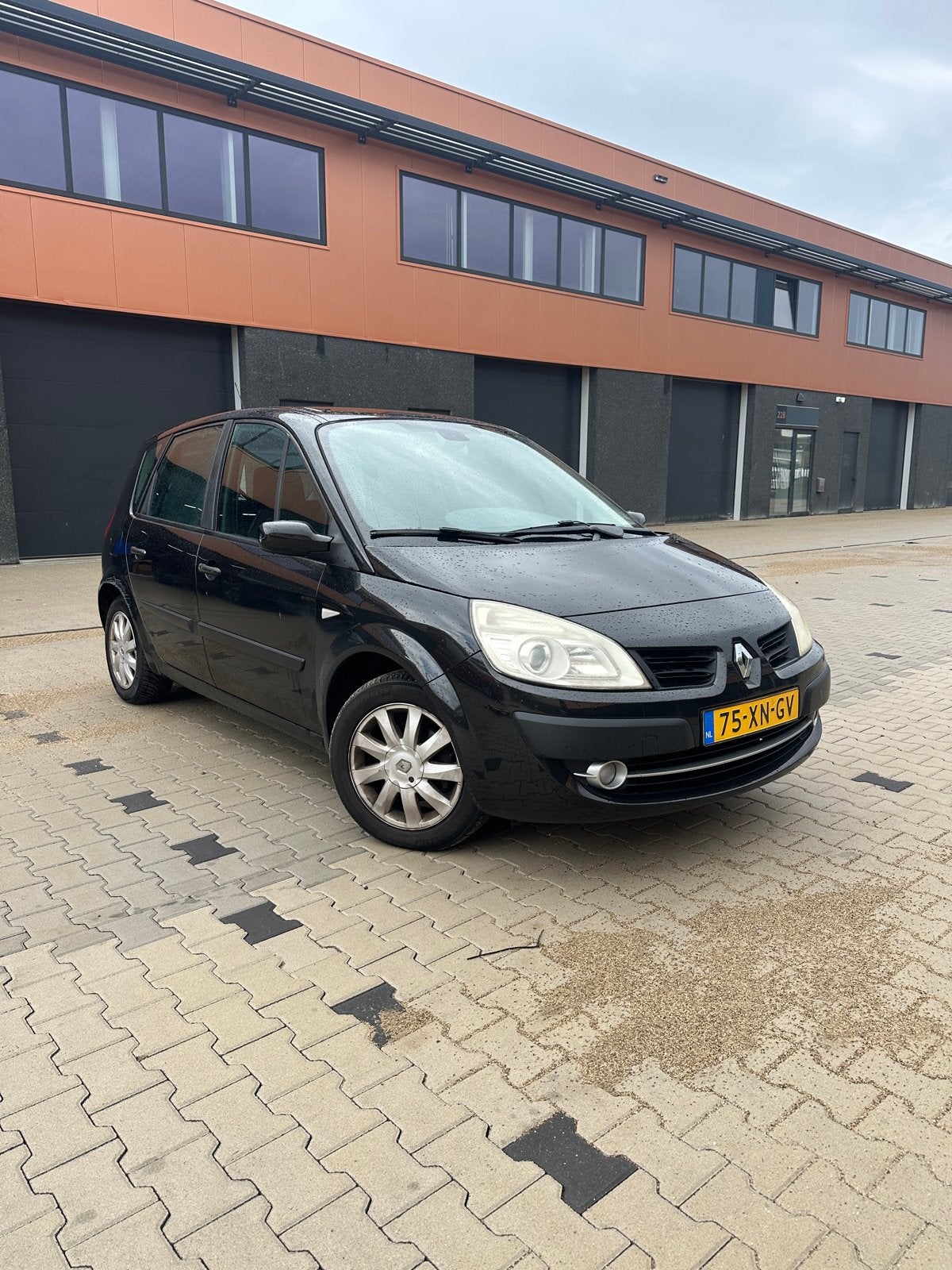 Renault Scénic 1.6 2007 Zwart, Auto's, 4 cilinders, Zwart, Origineel Nederlands, Particulier
