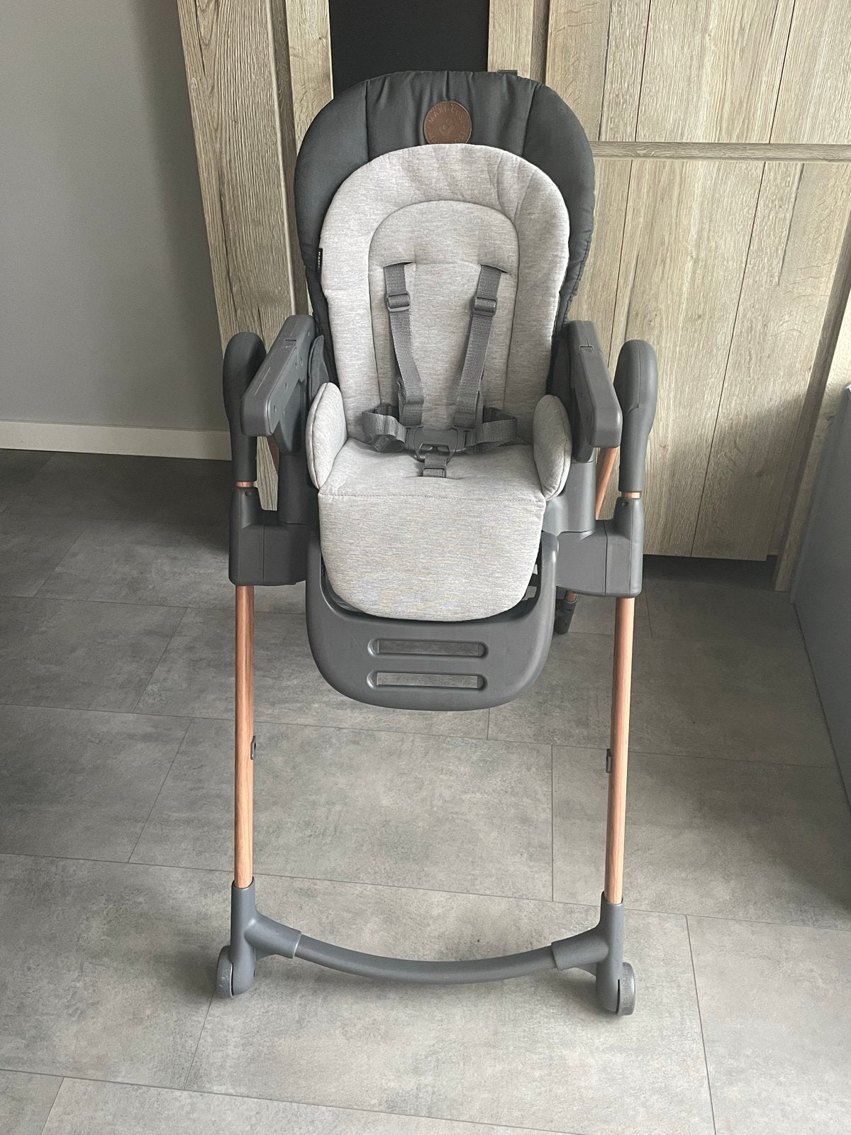 Maxi Cosi Minla kinderstoel - Zeer nette staat, Ophalen, Zo goed als nieuw, Meegroeistoel, Afneembaar eetblad