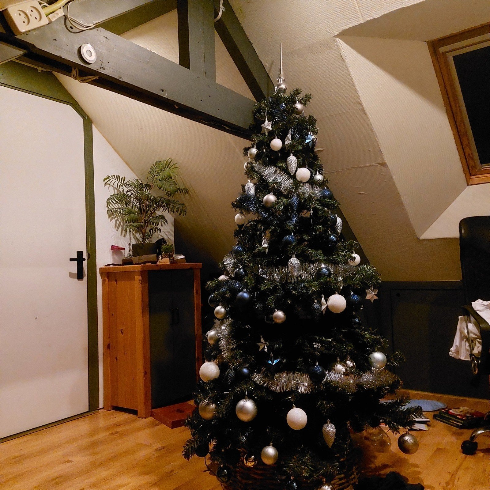 kunstkerstboom 210 cm, Ophalen, Gebruikt
