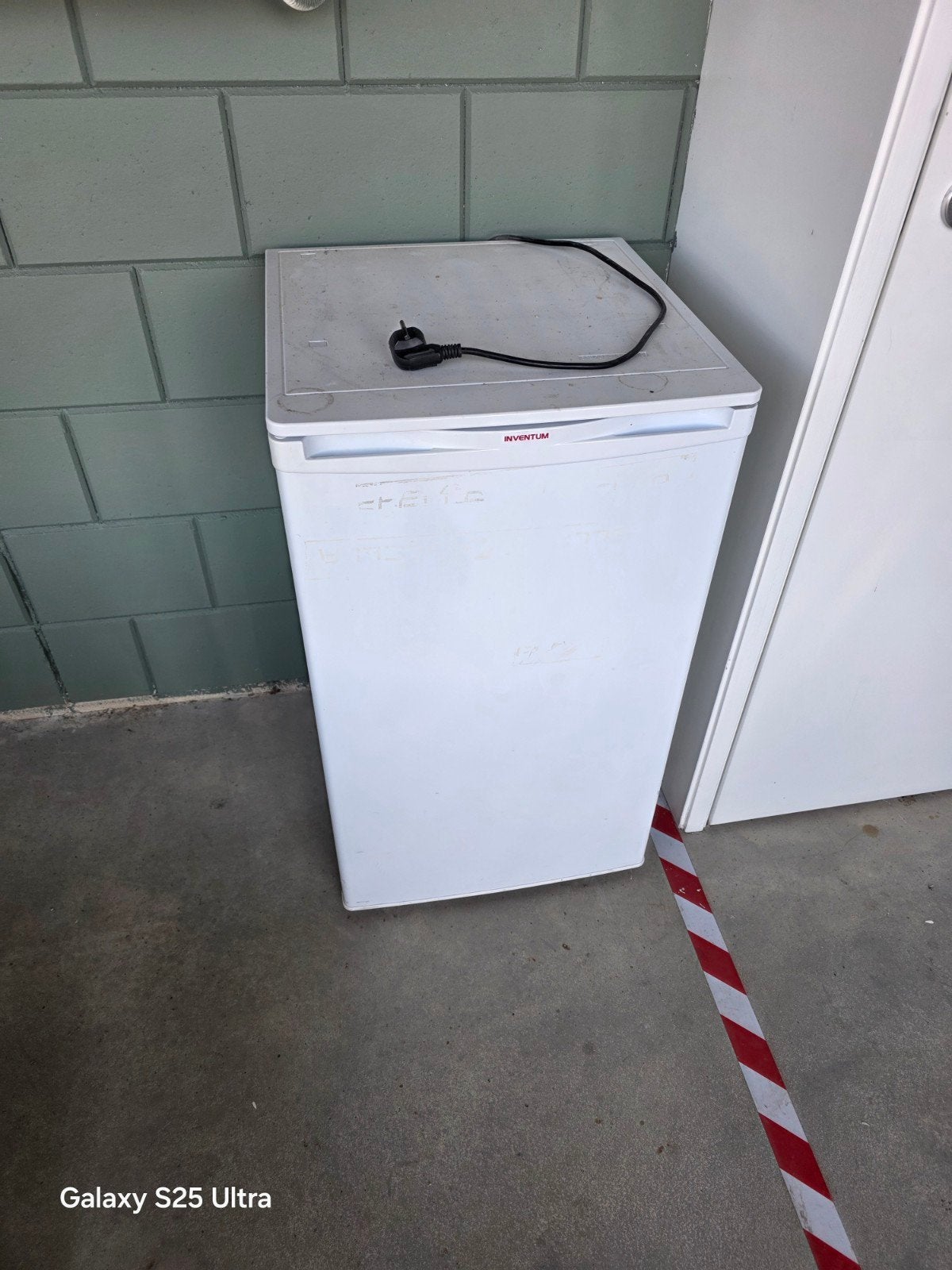Koelkast Inventum - Koelt niet optimaal, Witgoed en Apparatuur, Zonder vriesvak, 100 tot 150 liter, Niet werkend, 45 tot 60 cm