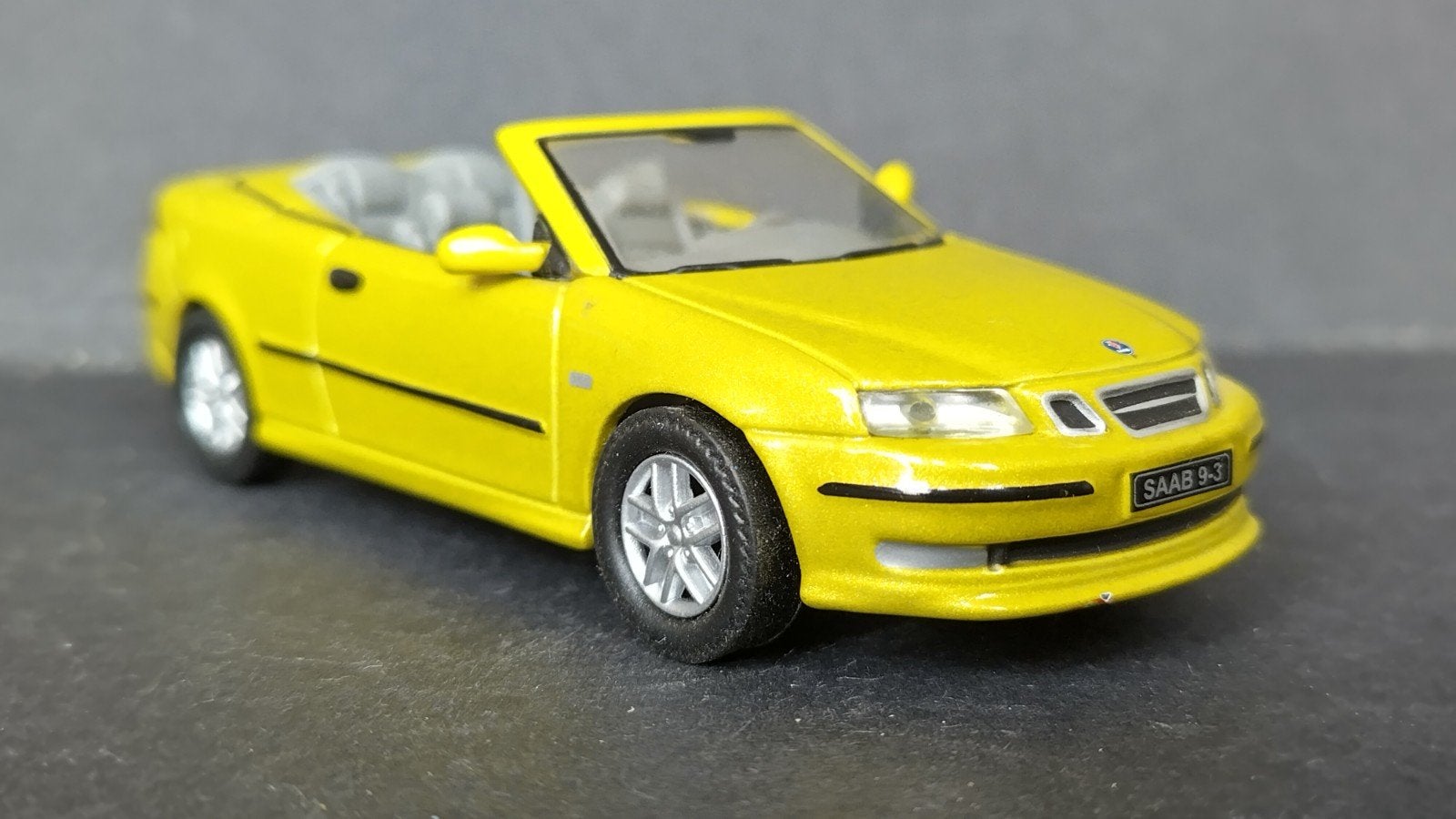 Saab 9-3 2004 cabrio 1:43 Road Signature Yatming Pol, Overige merken, Road Signature, Auto, Verzenden