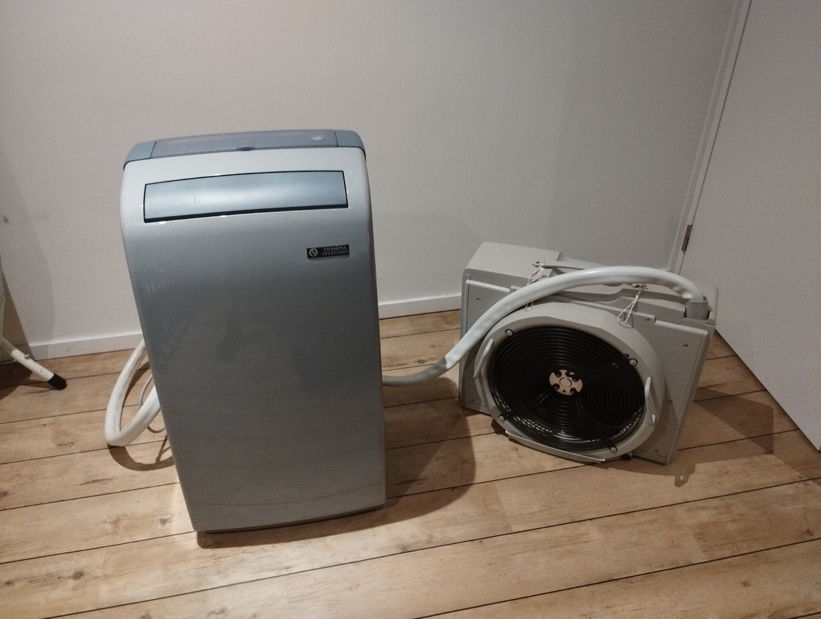 Mobiele split Airco, Witgoed en Apparatuur, Airco's, Gebruikt, Mobiele airco, 60 tot 100 m³, 3 snelheden of meer, Koelen en Ontvochtigen