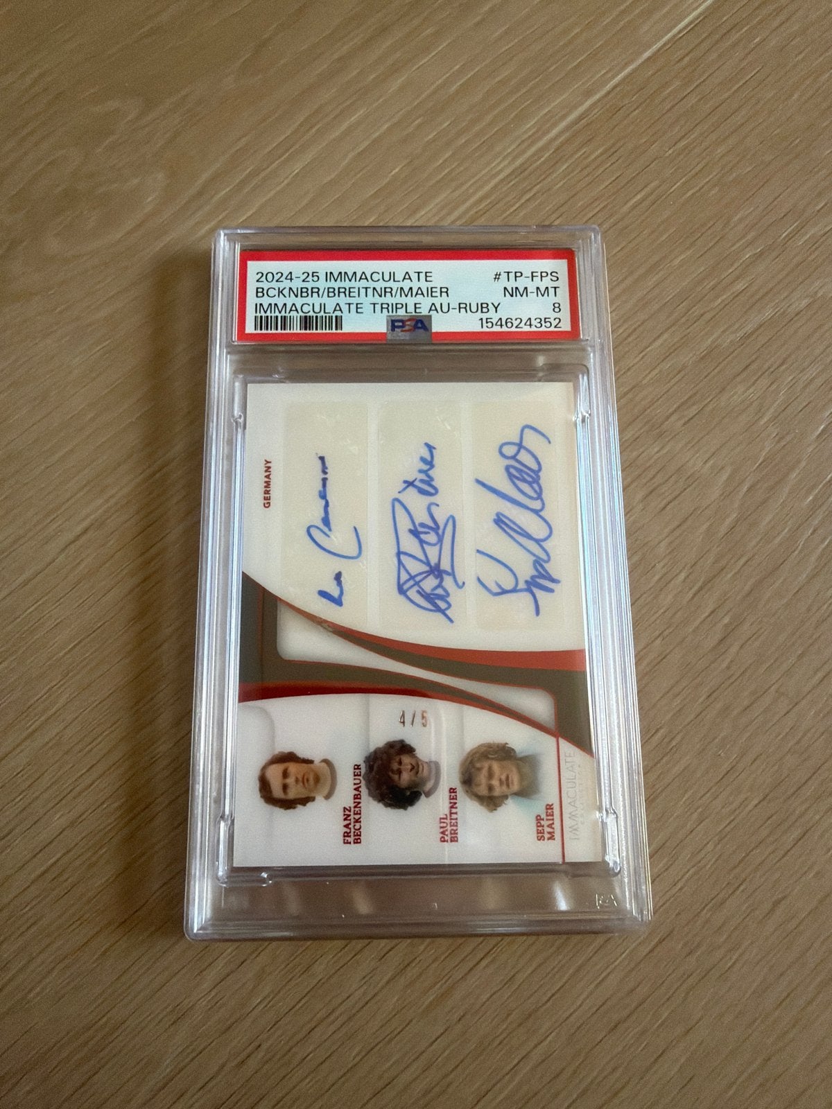 2024-25 IMMACULATE TRIPLE AU-RUBY BECKENBAUER BREITNER MAIER, Ophalen of Verzenden, Zo goed als nieuw, Buitenlandse clubs, Spelerskaart