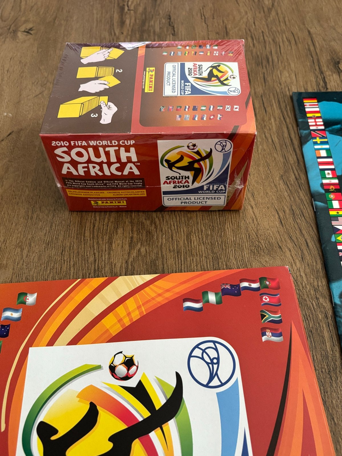 Panini FIFA World Cup 2010 Zuid-Afrika Sticker Album + Box, Ophalen of Verzenden, Nieuw, Sport
