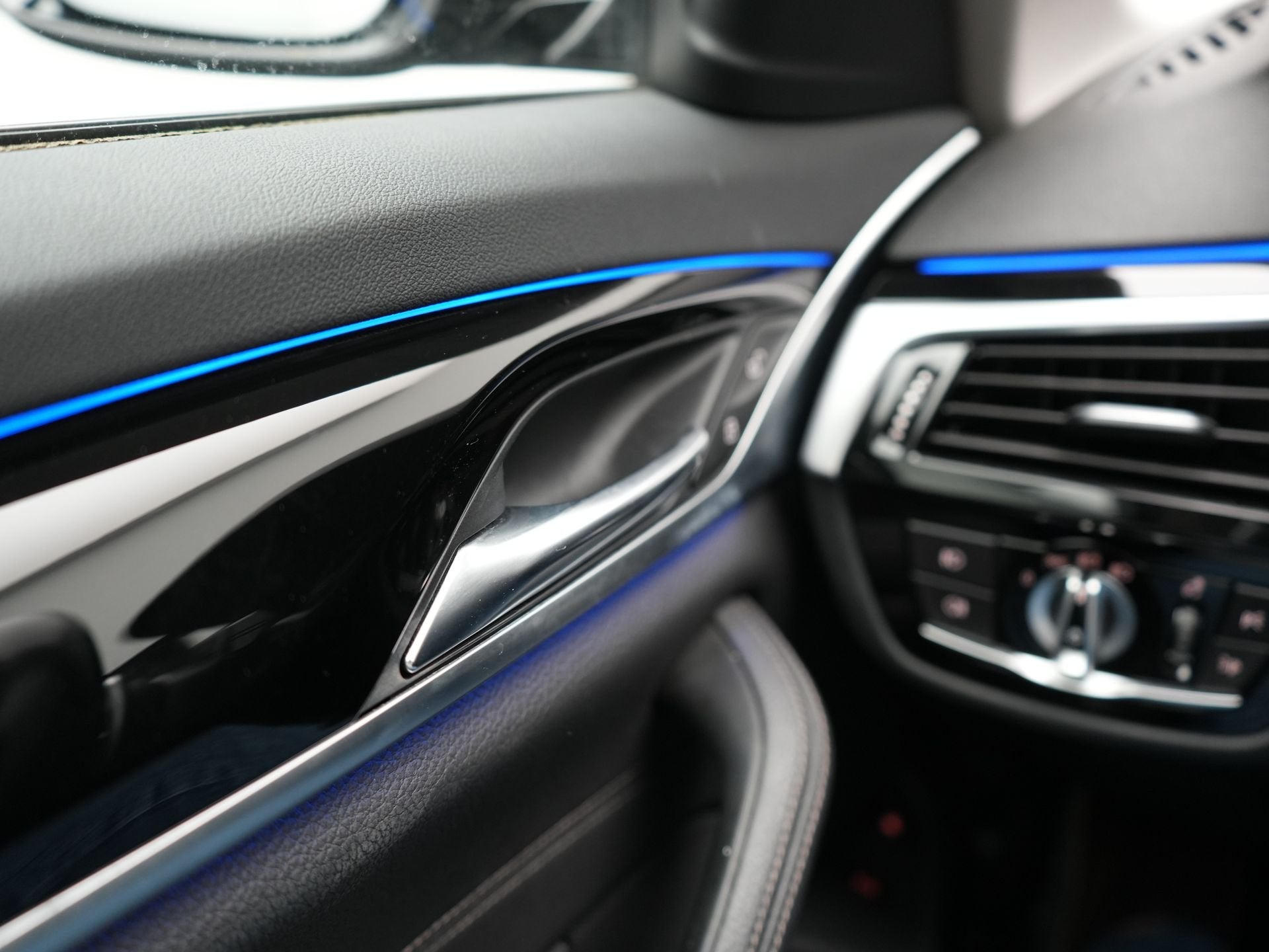 Foto 19 van BMW 5 Serie 530e iPerformance Sportline PHEV 252pk | Adaptiv