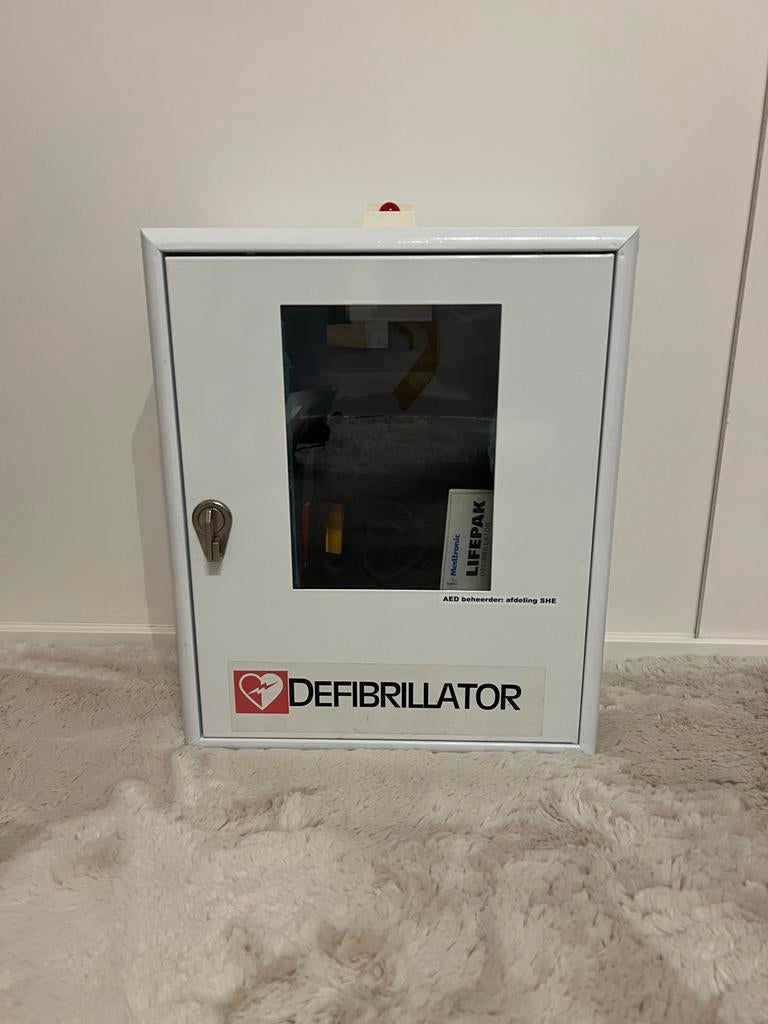 Defibrillator AED Wandkast met Slot, Ophalen of Verzenden, Gebruikt, Overige typen