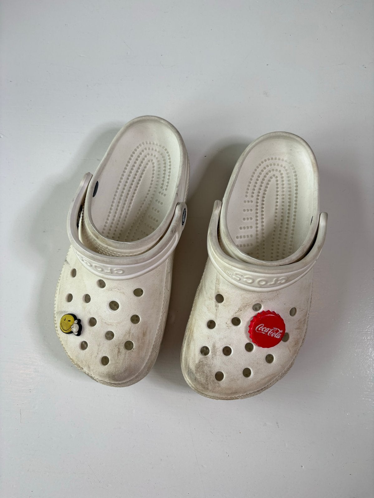 Witte Crocs met Jibbitz - Maat 37, Ophalen of Verzenden, Gebruikt, Jongen of Meisje, Overige typen