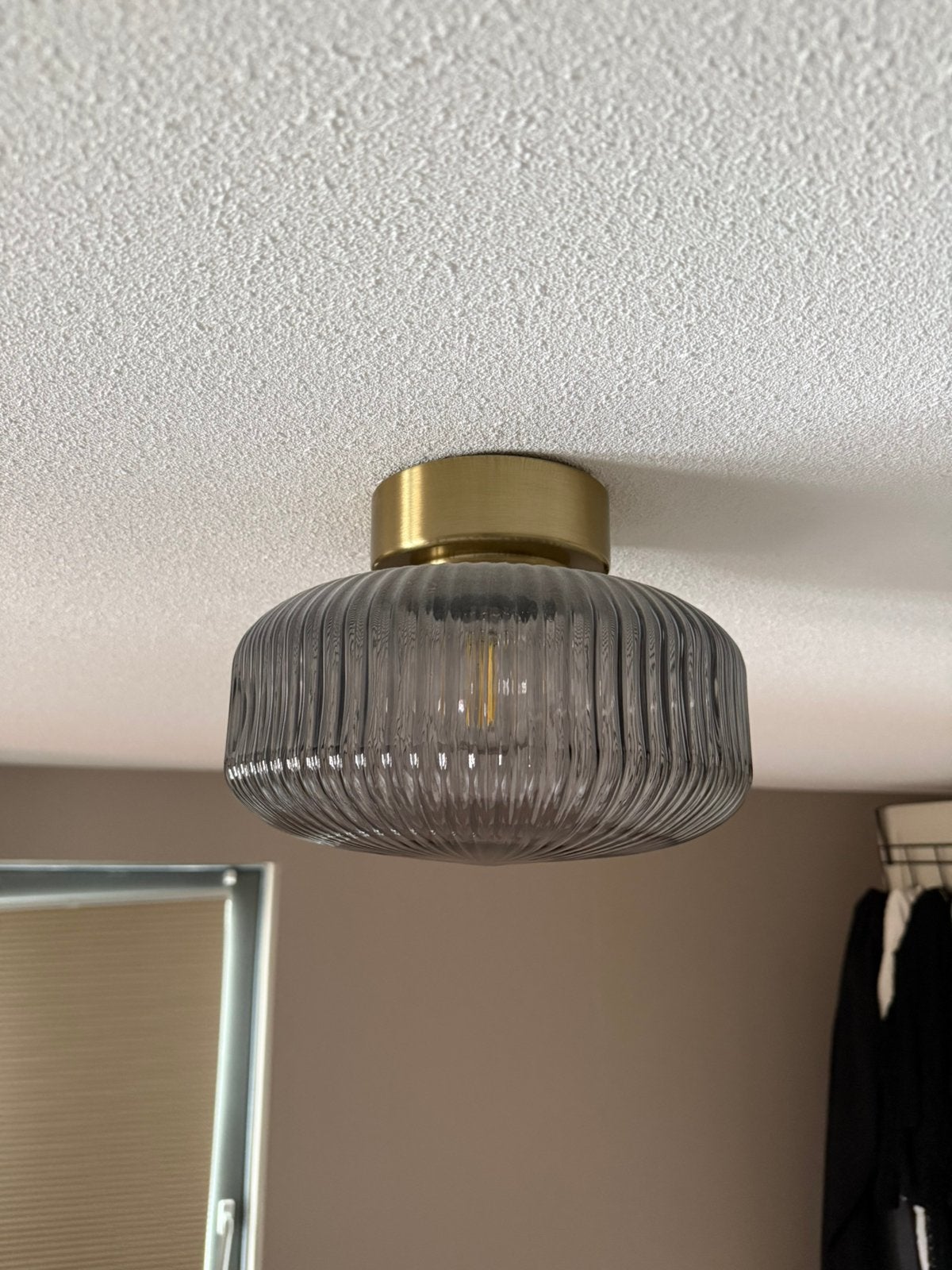 IKEA SOLKLINT plafondlamp, goud/messing glas, 27 cm, Ophalen, Zo goed als nieuw, Glas